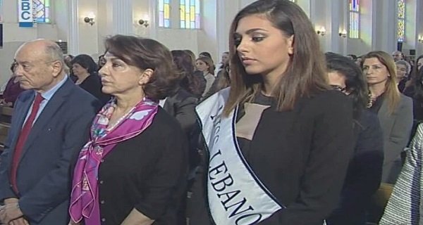 بالصورة.. ملكة جمال لبنان غبية !