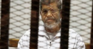 #مرسي يسخر من إحالة أوراقه للمفتي والعالم يندد