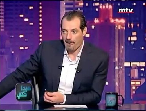 عادل كرم يخسر جمهوره بسبب سخريته من رجل عجوز