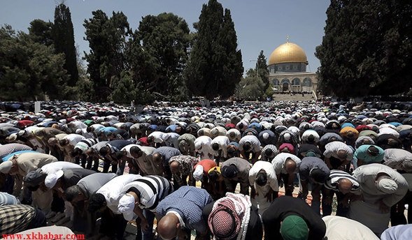 المسجد الاقصى يودّع رمضان مع 300 الف مصل