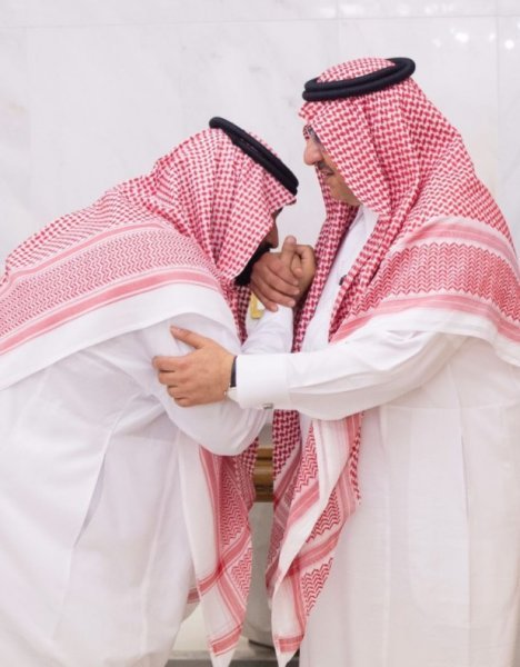 محمد بن نايف يبايع محمد بن سلمان وليا للعهد