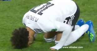 سجدة ابو مكة بعد هدف محمد صلاح بشباك روسيا الذي قلص الفارق